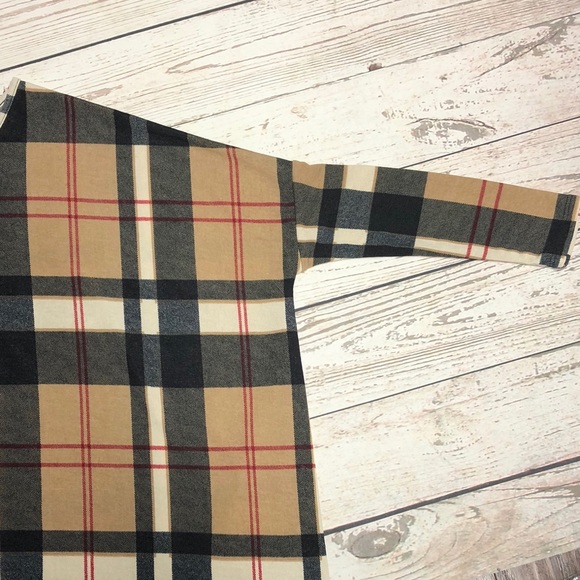 💕LAST ONE💕 Plaid Poncho Style Top - Picture 4 of 4